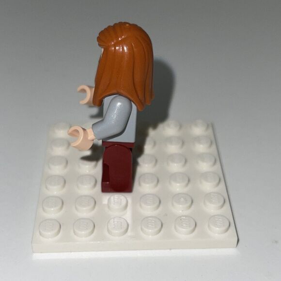 LEGO Harry Potter JENNY WEASLEY Bluish Gray Sweater Dark Red Legs Pockets 4840 - Picture 2 of 5